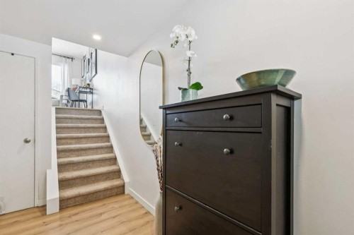 1414 Ranchlands Road Nw, Calgary, AB - Indoor Photo Showing Other Room