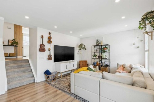 1414 Ranchlands Road Nw, Calgary, AB - Indoor Photo Showing Living Room