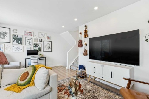 1414 Ranchlands Road Nw, Calgary, AB - Indoor Photo Showing Living Room