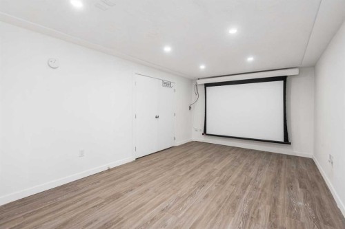 628 Seymour Avenue Sw, Calgary, AB - Indoor Photo Showing Other Room