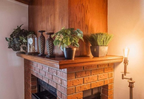 628 Seymour Avenue Sw, Calgary, AB - Indoor Photo Showing Other Room