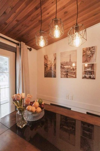 628 Seymour Avenue Sw, Calgary, AB - Indoor Photo Showing Other Room