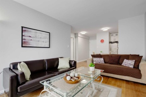 706-340 14 Avenue Sw, Calgary, AB - Indoor Photo Showing Living Room