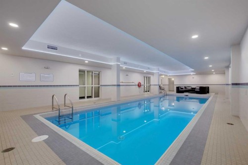 706-340 14 Avenue Sw, Calgary, AB - Indoor Photo Showing Other Room With In Ground Pool