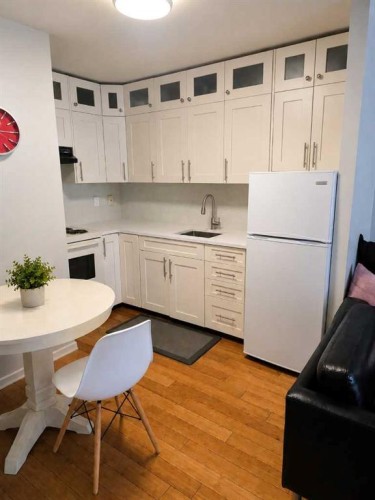 706-340 14 Avenue Sw, Calgary, AB - Indoor Photo Showing Kitchen