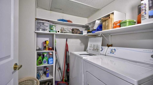 324-2425 90 Avenue Sw, Calgary, AB - Indoor Photo Showing Laundry Room