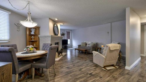 324-2425 90 Avenue Sw, Calgary, AB - Indoor Photo Showing Dining Room