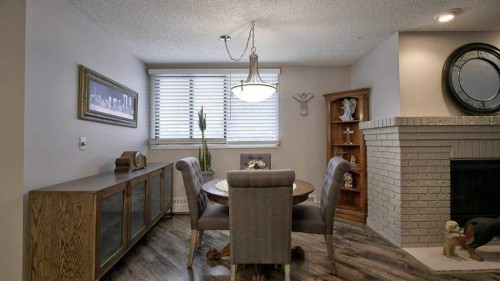 324-2425 90 Avenue Sw, Calgary, AB - Indoor Photo Showing Dining Room