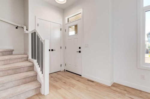 454 River Avenue, Cochrane, AB - Indoor Photo Showing Other Room