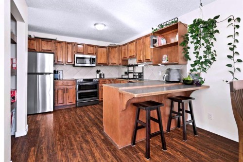 66 Elston Place Se, Airdrie, AB - Indoor Photo Showing Kitchen