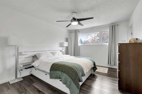 6584 Dalrymple Way Nw, Calgary, AB - Indoor Photo Showing Bedroom