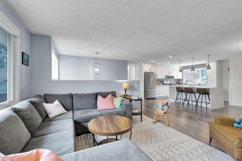 6584 Dalrymple Way Nw, Calgary, AB - Indoor Photo Showing Living Room