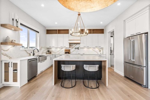 112 South Shore View, Chestermere, AB - Indoor Photo Showing Kitchen With Upgraded Kitchen