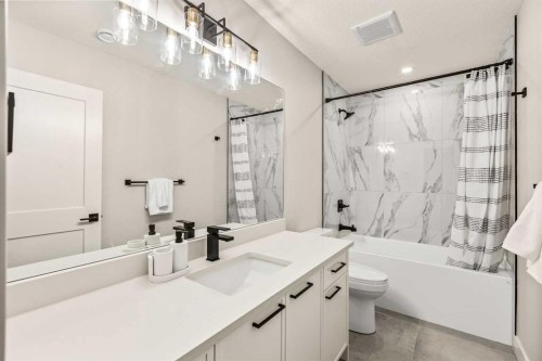 112 South Shore View, Chestermere, AB - Indoor Photo Showing Bathroom