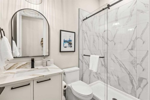112 South Shore View, Chestermere, AB - Indoor Photo Showing Bathroom