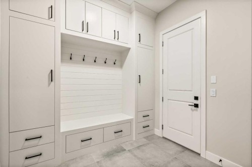 112 South Shore View, Chestermere, AB - Indoor Photo Showing Other Room