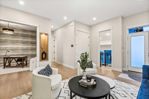 112 South Shore View, Chestermere, AB - Indoor Photo Showing Living Room