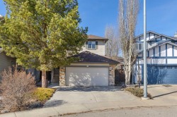 22 Tuscany Ravine Manor NW Calgary, AB T3L 2W9