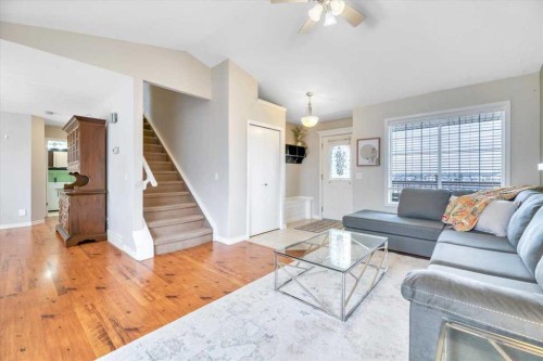 90 Parklane Drive, Strathmore, AB - Indoor Photo Showing Living Room