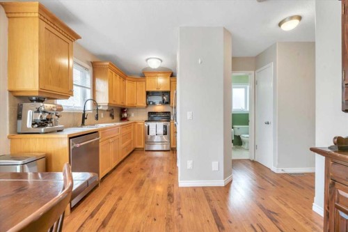 90 Parklane Drive, Strathmore, AB - Indoor Photo Showing Kitchen