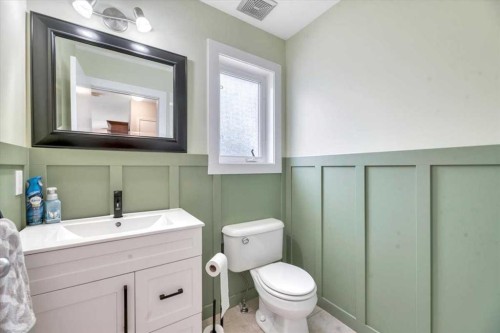 90 Parklane Drive, Strathmore, AB - Indoor Photo Showing Bathroom