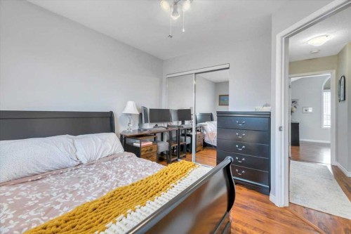90 Parklane Drive, Strathmore, AB - Indoor Photo Showing Bedroom
