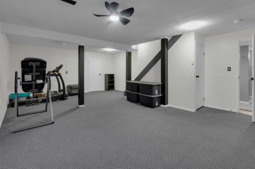 415 Bruce Avenue, Carbon, AB - Indoor