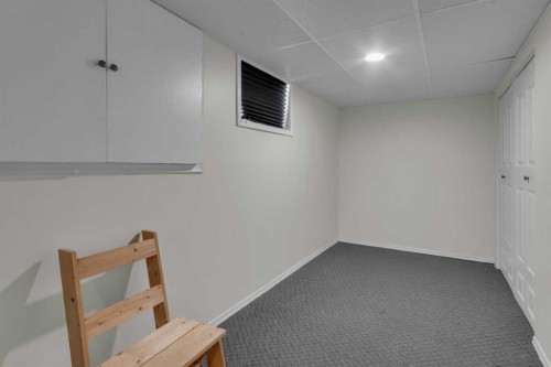 415 Bruce Avenue, Carbon, AB - Indoor Photo Showing Other Room