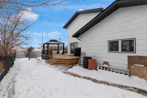 415 Bruce Avenue, Carbon, AB - Outdoor With Deck Patio Veranda With Exterior