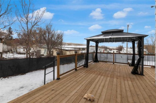 415 Bruce Avenue, Carbon, AB - Outdoor With Deck Patio Veranda