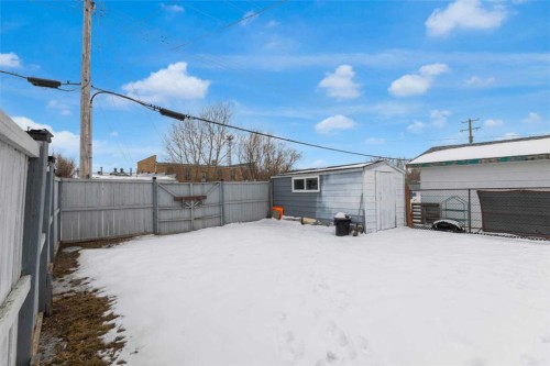 415 Bruce Avenue, Carbon, AB - Outdoor