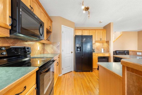 227 Bridlewood Circle Sw, Calgary, AB - Indoor Photo Showing Kitchen