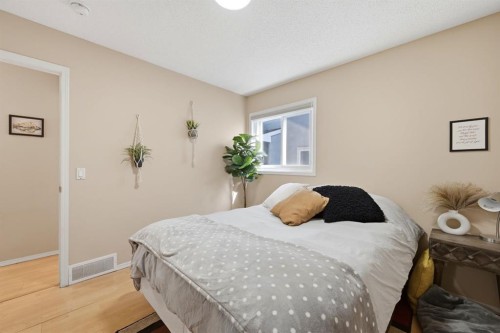 10205 Hidden Valley Drive Nw, Calgary, AB - Indoor Photo Showing Bedroom