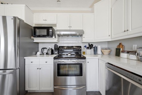 10205 Hidden Valley Drive Nw, Calgary, AB - Indoor Photo Showing Kitchen