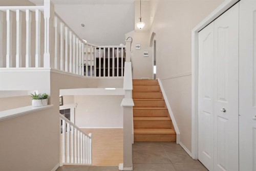 10205 Hidden Valley Drive Nw, Calgary, AB - Indoor Photo Showing Other Room