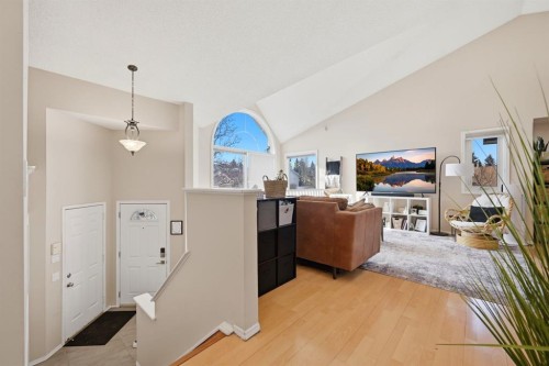 10205 Hidden Valley Drive Nw, Calgary, AB - Indoor Photo Showing Other Room