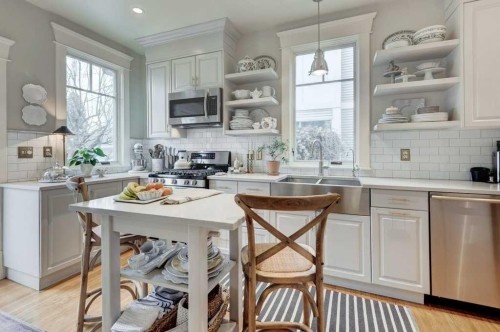1712 25 Street Sw, Calgary, AB - Indoor Photo Showing Kitchen With Double Sink With Upgraded Kitchen