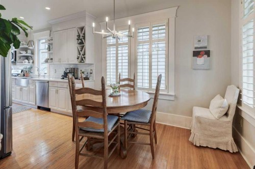 1712 25 Street Sw, Calgary, AB - Indoor Photo Showing Dining Room