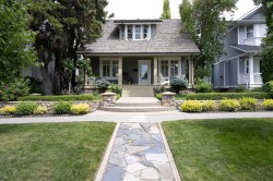 1712 25 Street SWCalgary, AB T3C 1J6