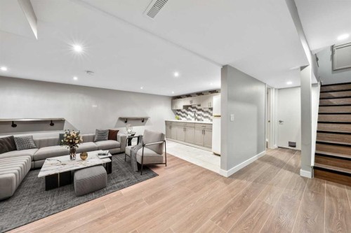 100 Woodfield Green Sw, Calgary, AB - Indoor