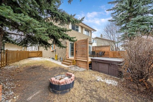 100 Woodfield Green Sw, Calgary, AB - Outdoor