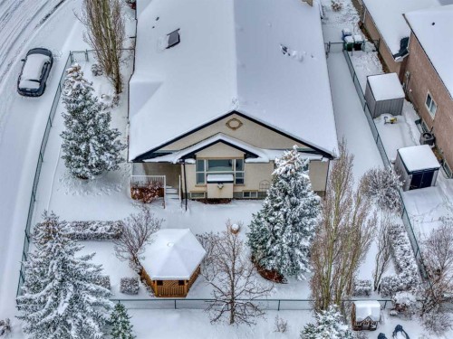 157 Valley Creek Place Nw, Calgary, AB - Outdoor