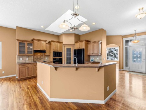 157 Valley Creek Place Nw, Calgary, AB - Indoor Photo Showing Kitchen
