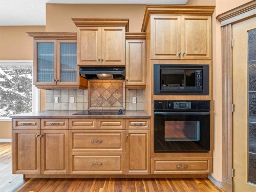157 Valley Creek Place Nw, Calgary, AB - Indoor Photo Showing Kitchen