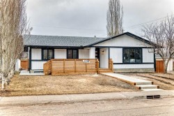 1256 Lake Twintree Drive SE Calgary, AB T2J 2T2