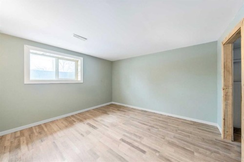 124 Lynnwood Drive Se, Calgary, AB - Indoor Photo Showing Other Room
