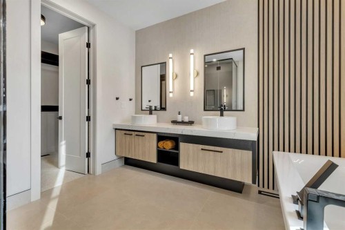 342 Normandy Drive Sw, Calgary, AB - Indoor Photo Showing Bathroom