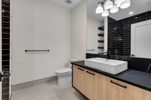 342 Normandy Drive Sw, Calgary, AB - Indoor Photo Showing Bathroom
