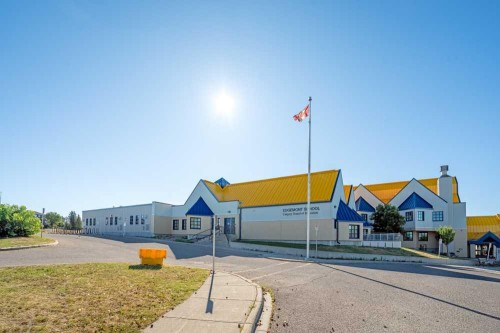 100 Hamptons Link Nw, Calgary, AB - Outdoor