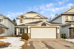 42 Douglas Glen Green SE Calgary, AB T2Z 2N1